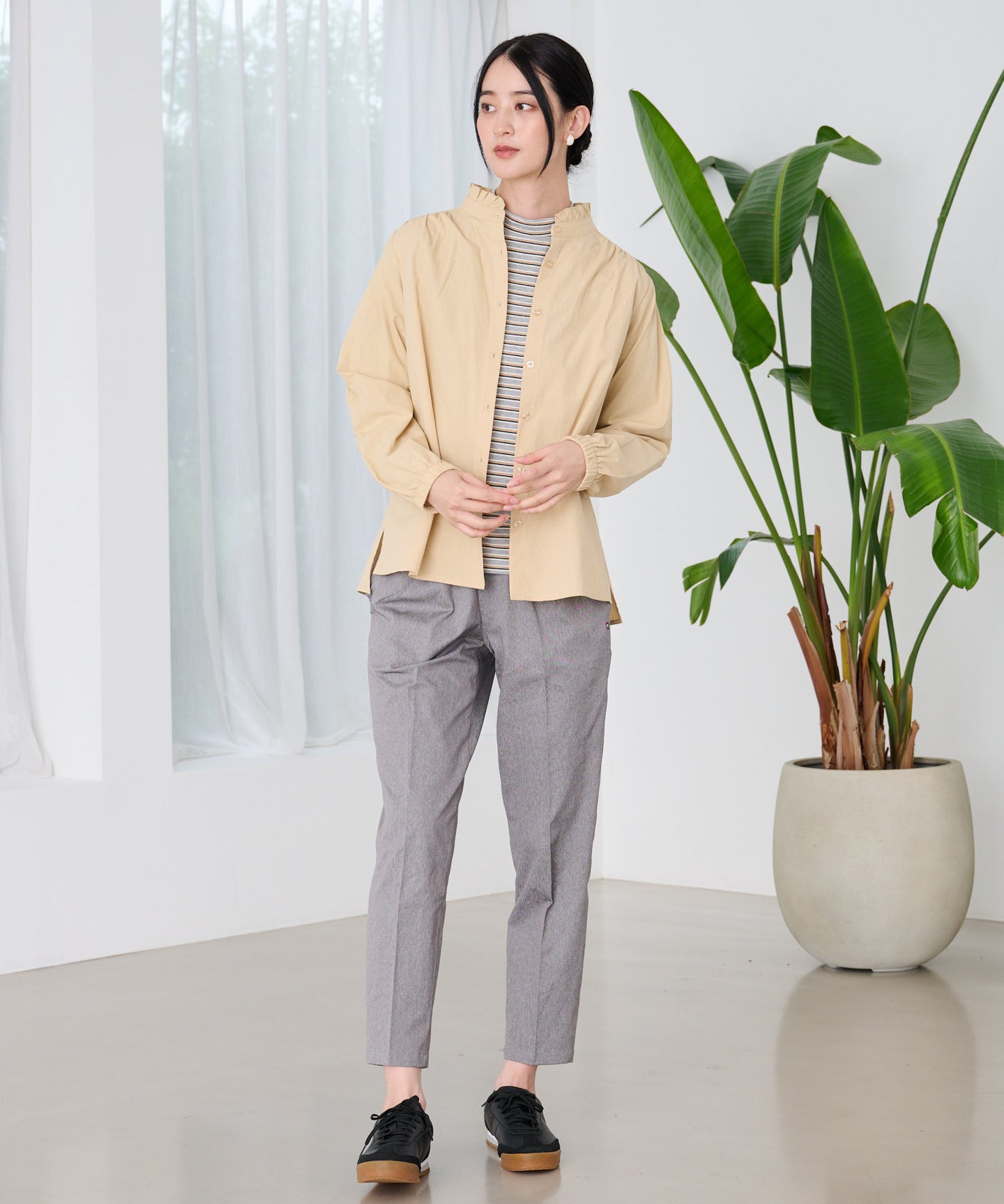 Arnold Palmer プチフリル バンドカラー シャツブラウス